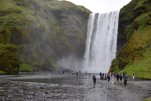 073- J2 (208) au pied de la cascade de Skogafoss